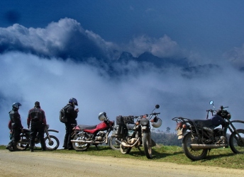 ベトナム縦断のモーターバイクツアー　15日14泊