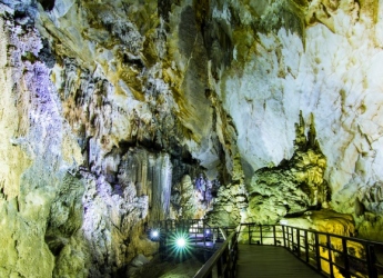 フォンニャケバンとベトナム7つの世界遺産巡り８日間