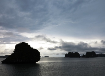 HANOI - HA LONG 3 DAYS 2 NIGHTS ( BHAYA LEGEND)