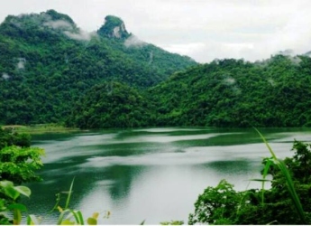 BA BE NATIONAL PARK JUNGLE TREKKING