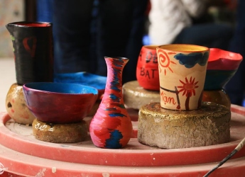 バッチャン村で陶磁器作り体験