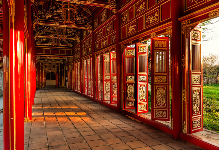 Red-doors,-Imperial-Citadel---Vietnam